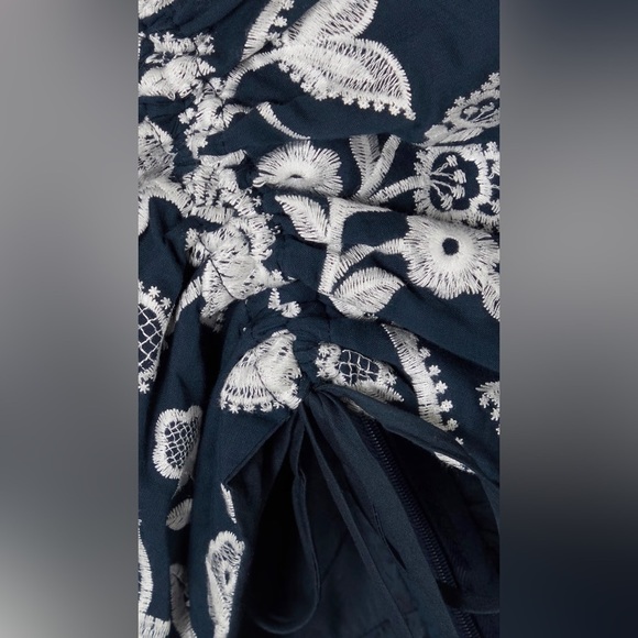 WAIMARI's 'Emanuelle' navy embroidered midi dress NWT - Picture 8 of 13